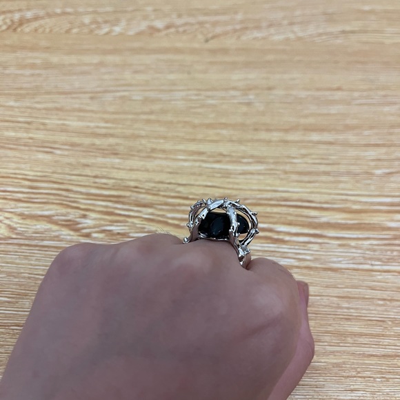 Black Heart Ring - Picture 7 of 10